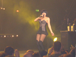 Ghirardi Music, News and Gigs: Lily Allen - 15.12.09 Brixton Academy, London
